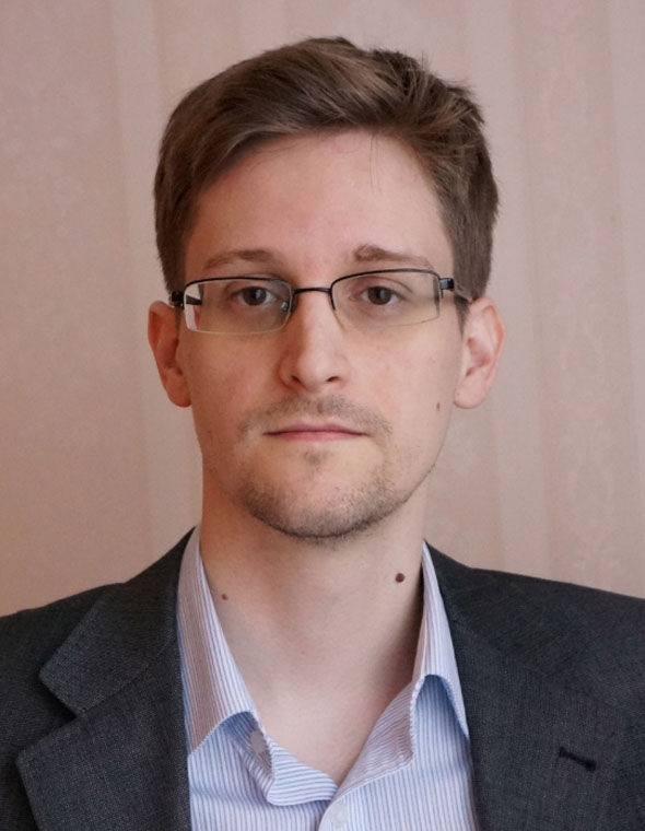 Snowden seeks presidential pardon