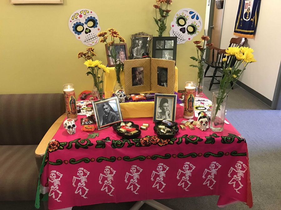 Simmons Department of Modern Languages celebrates Día de los Muertos
